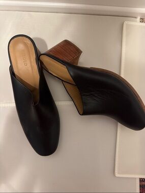 Nisolo Shoemakers Black Leather Slip-On Mules